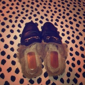 Gucci fur slides